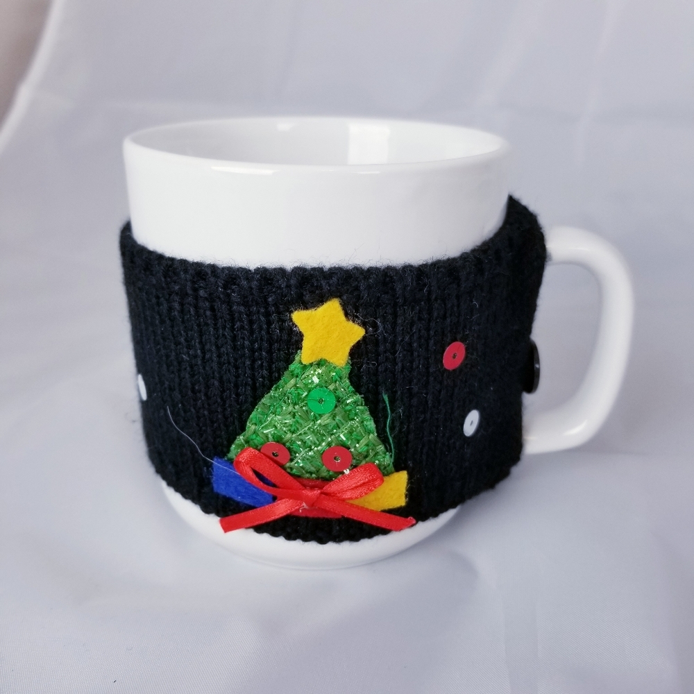 Christmas mug sweater cozy with sequins and tree